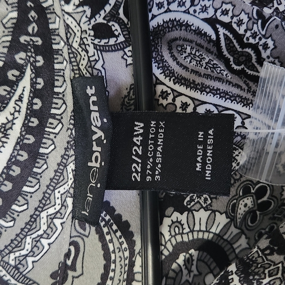 Lane Bryant Black and White Women's Top - Picture 6 of 7